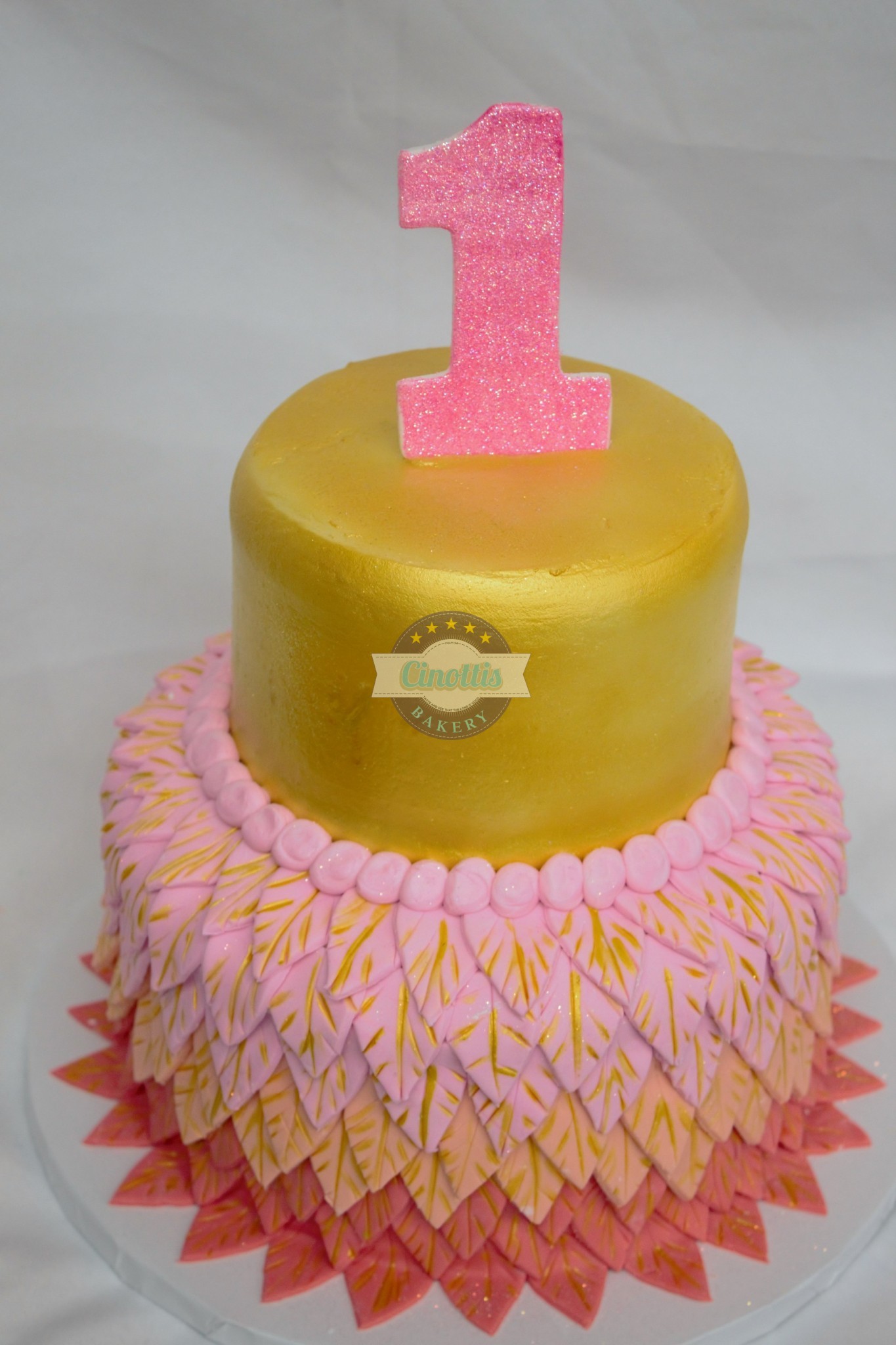 golden frilly flamingo-baby-gold-pink-ombre-feathers-fondant-buttercream-cinottis-bakery-jacksonville-party2