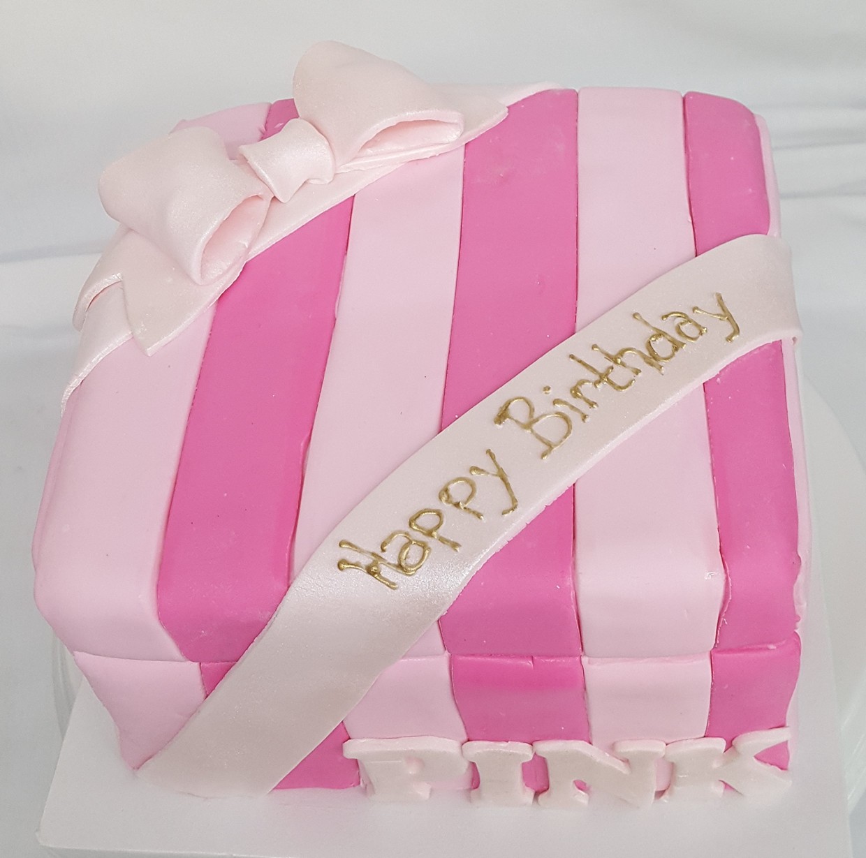 Pink, cinottis bakery, cake, victoria's secret, birthday.