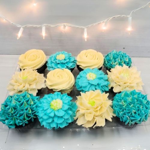 blue and ivory flower cupcakes