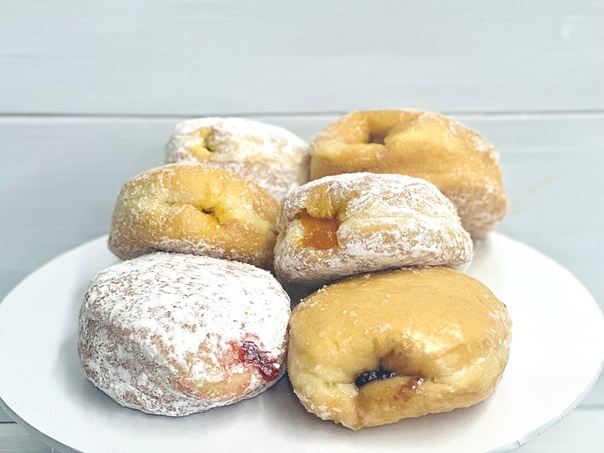 Paczki Donuts, Cinottis Bakery